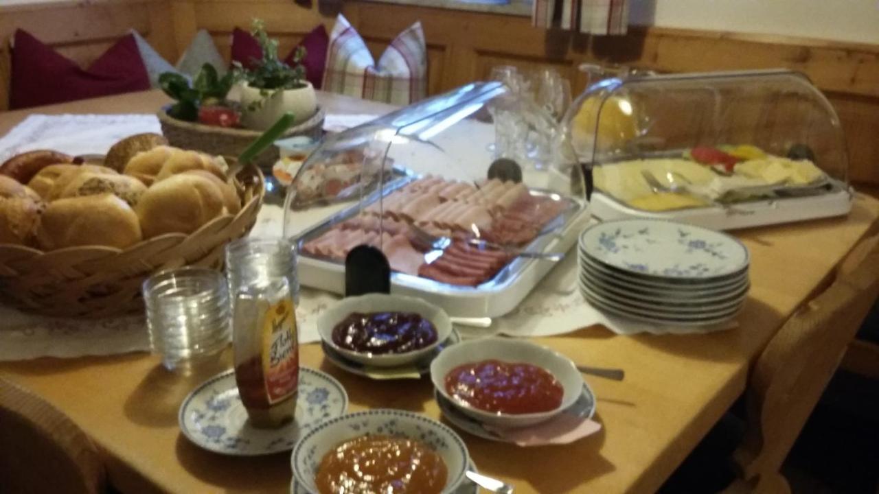 Gaestehaus Attenhauser Унтерамергау Екстериор снимка